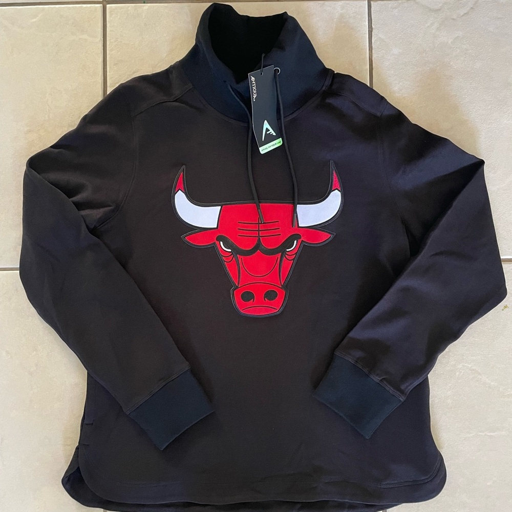 Chicago Bulls Women’s medium weight Pullover